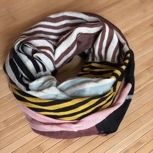 Light weight infinity scarf